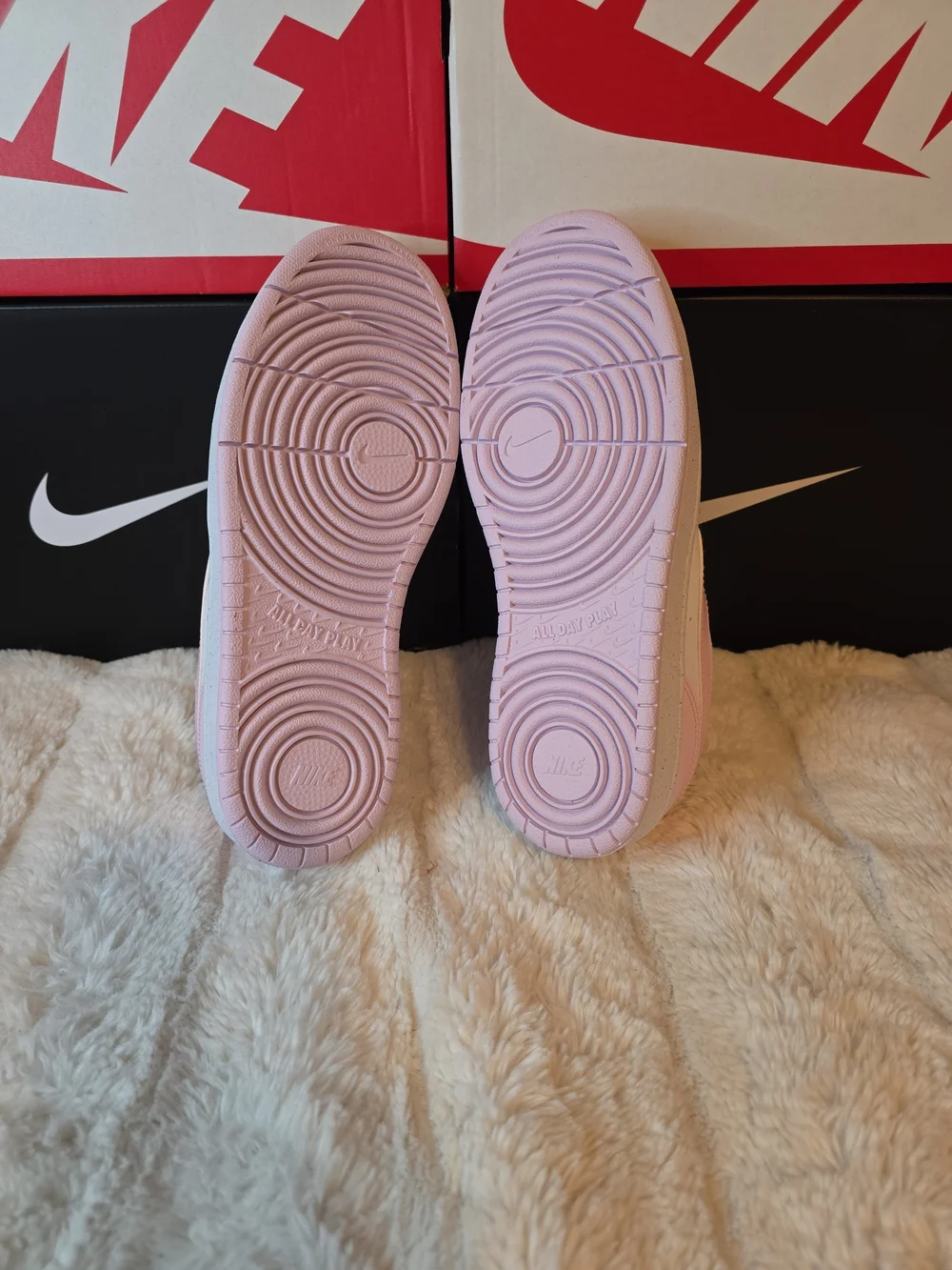 Nike classic low